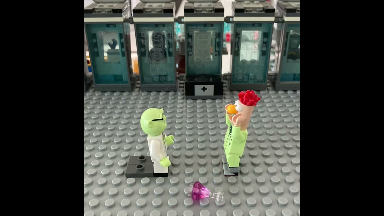 Dr. Bunsen Honeydew gives a potion to beaker #stopmotion #lego #muppets