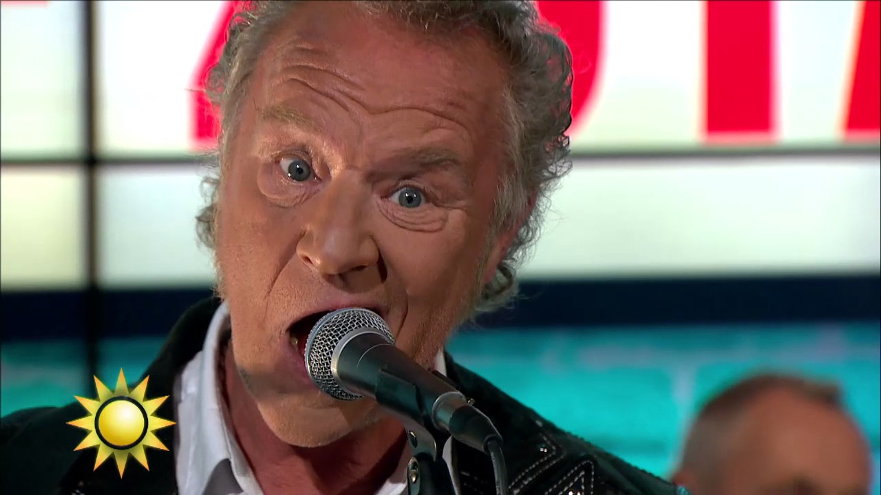 The Boppers framför låten 