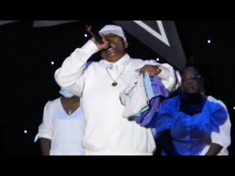 Trina Ellis Sings Glenn Jones’ “I’ve Been Searchin’” | Rickey Smiley Karaoke Night