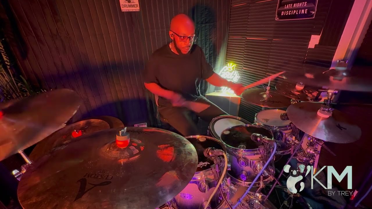 Catchin a vibe to my own music 🐨