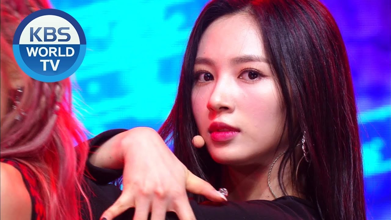 Cherry Bullet (체리블렛) - Hands Up (무릎을 탁 치고) [Music Bank