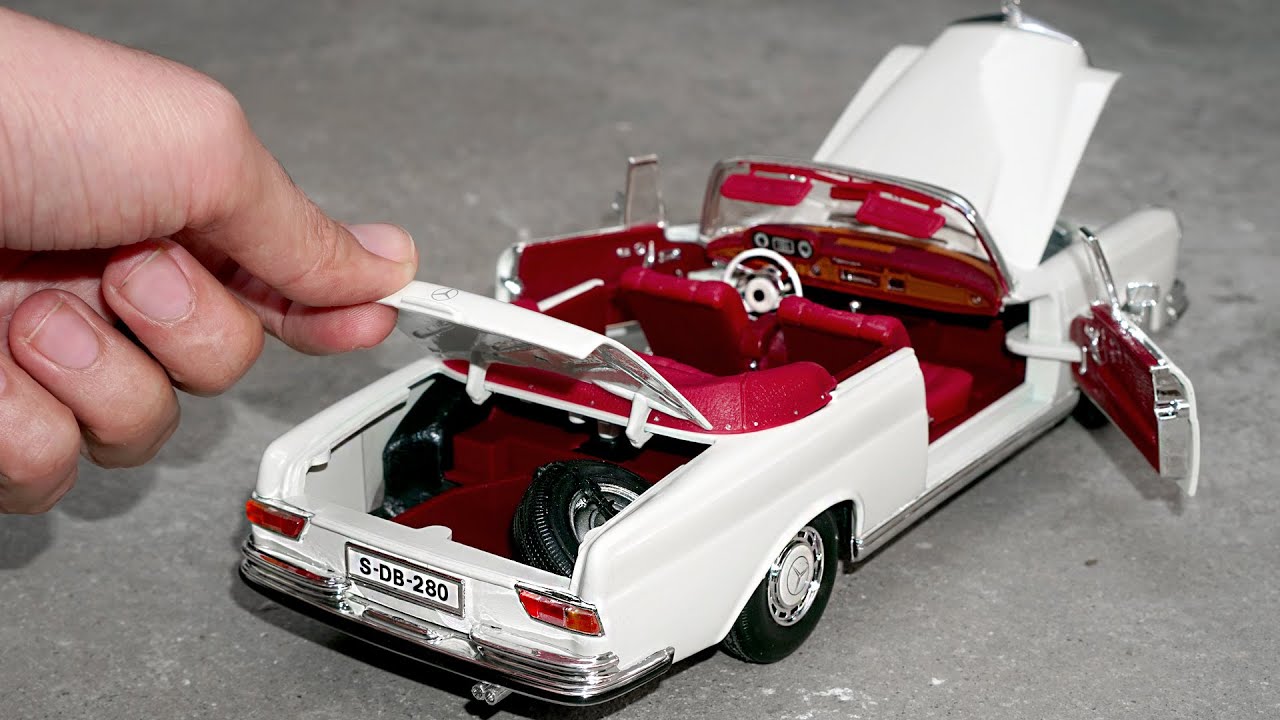Unboxing of 1967 Mercedes Benz 280 SE Cabriolet 1:18 Diecast Model