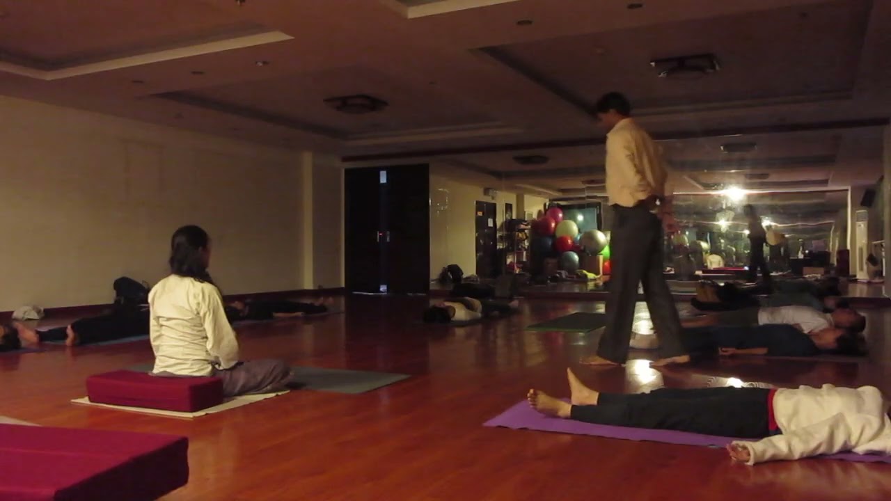 Обучение медицинской йоге от доктора Шашиканта 