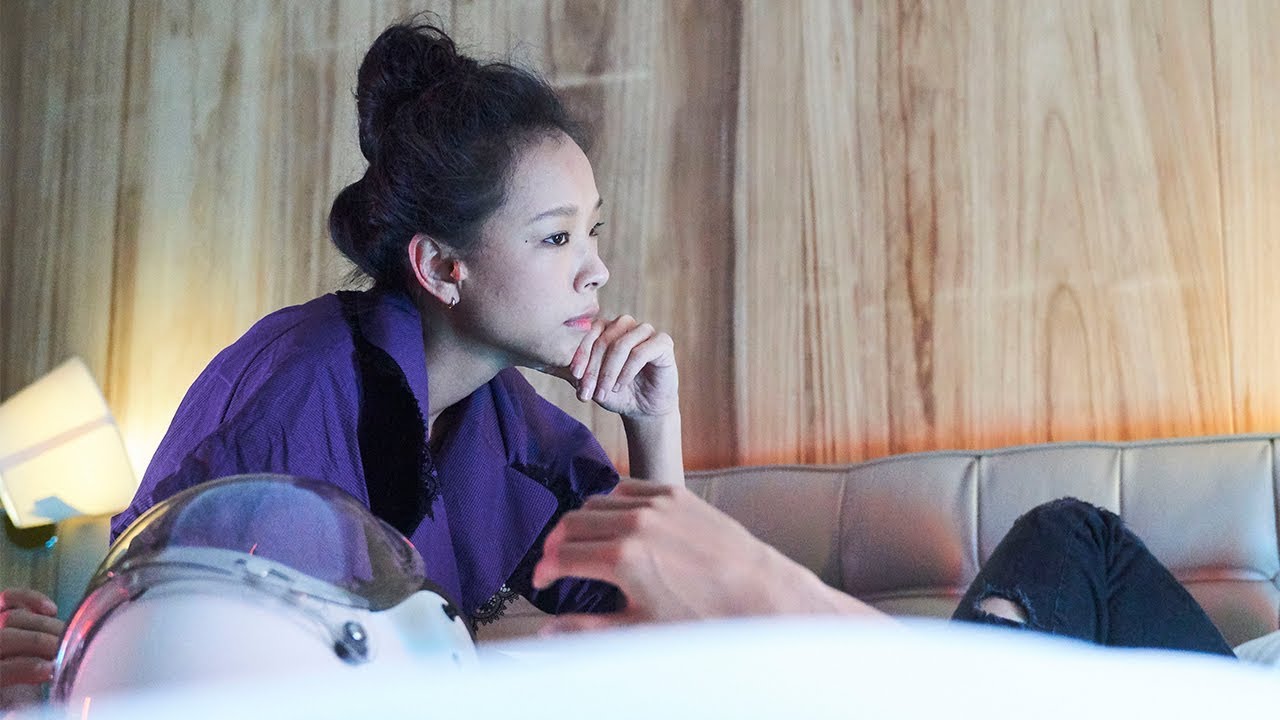 Смотреть «余佩真 Jen Jen【昏你 The Wedding feat. 乱彈阿翔】Official Music Video» на YouTube Смотреть «余佩真 Jen Jen【昏你 The Wedding feat. 乱彈阿翔】Official Music Video» на YouTube