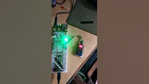 Traffic control project model using Ri Pi