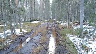 Урал лесовоз Вывозка леса по болоту Дорога из горбыля Новый мост через Глухую Вильву