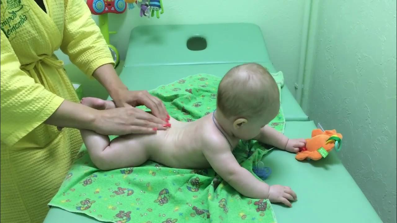 Видео уроки массажа новорожденным. Детский массаж мальчику. Массаж детям. Восьмерка грудничкам массаж. Миофасциальный массаж живота.
