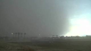 Huge sand storm engulfs Phoenix