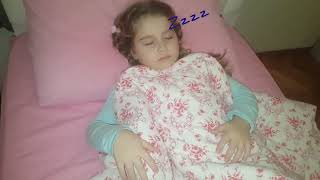 İğne Vurma Korkusu Okula Gi̇tmeye Karar Verdi̇ . Injection Fear Crying Iğne Videoları