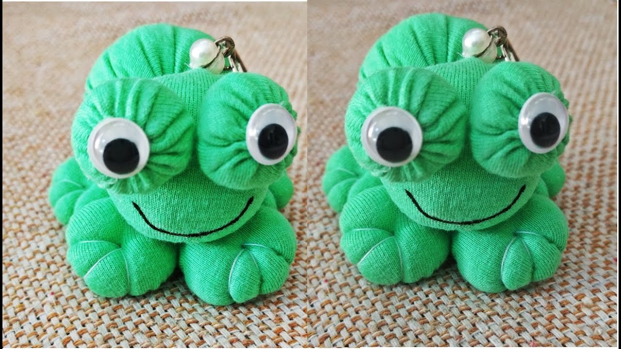 SAPINHO FEITO DE FUXICO CHAVEIRINHO