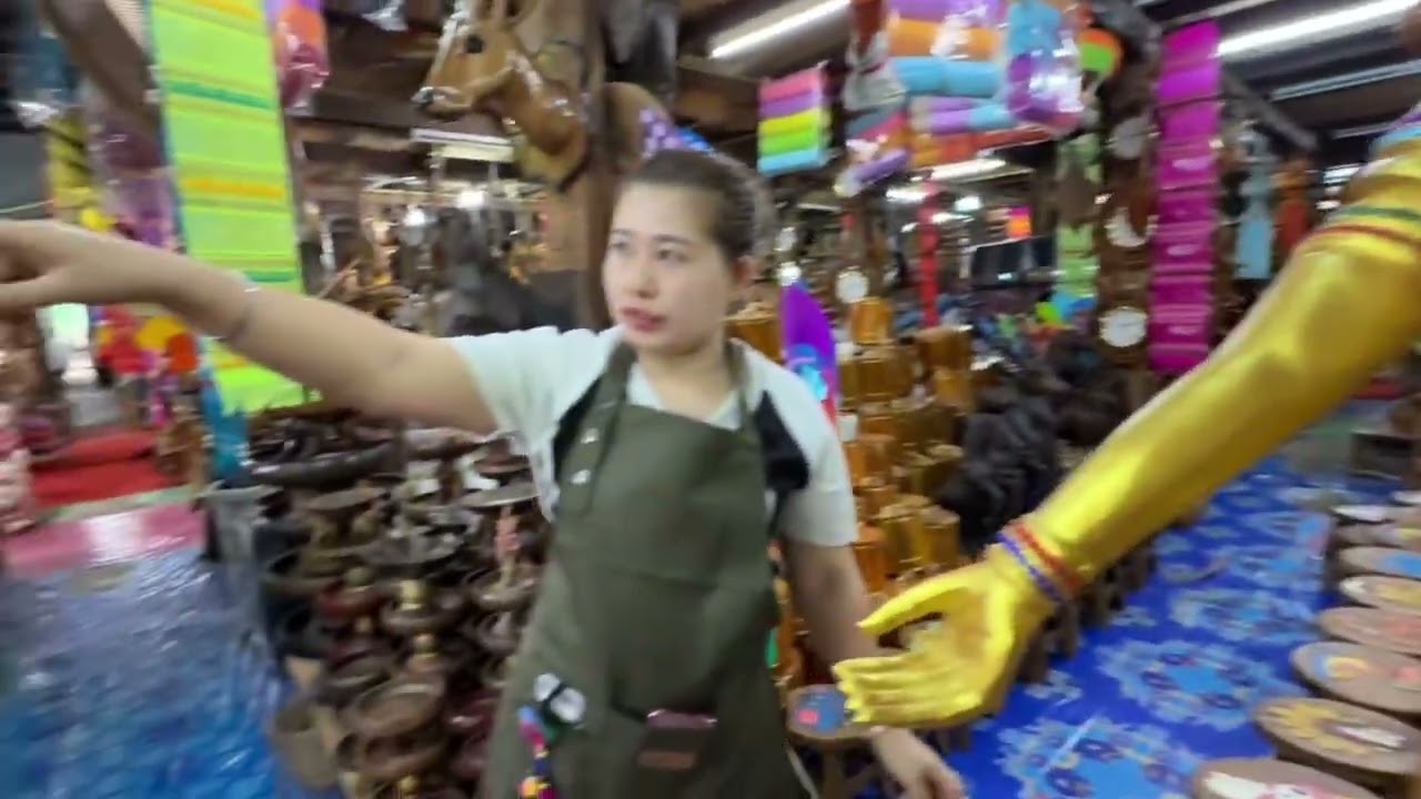 ตลาด ทุ่งเกวียน