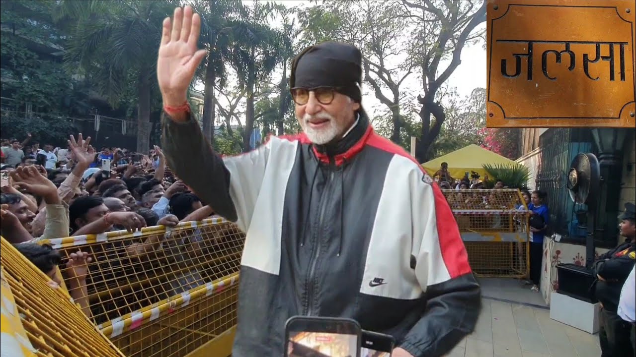 The Magic of Big B: Amitabh Bachchan Giving Blessings to Fans Today