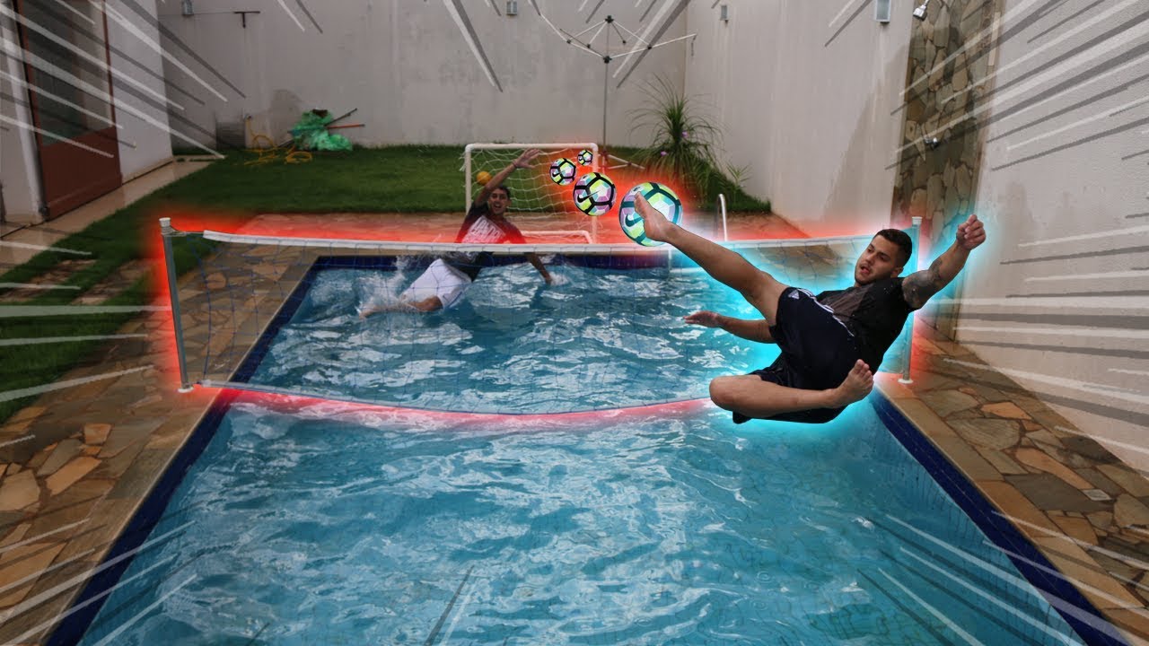 FUTEBOL VALENDO SÓ GOLAÇOS NA PISCINA!! ( mitou )