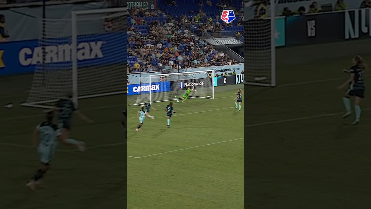 Full stretch to keep it out 🧤 #nwsl #soccer #football #save