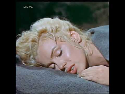 Robert Mitchum gives Marilyn Monroe a cave massage in River Of No Return 1954 #shorts