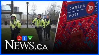 Canada Post workers vote in favour of new contract
