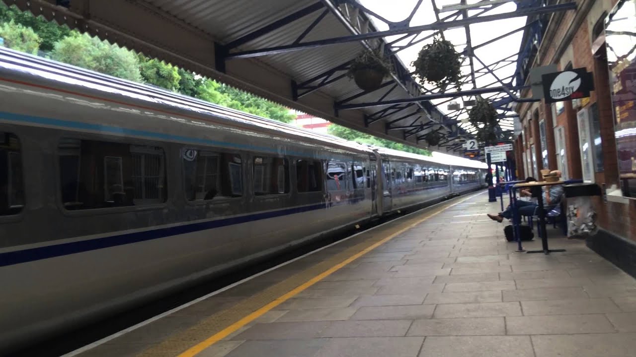 Chiltern Mainline 82302 Train at High Railway Station YouTube