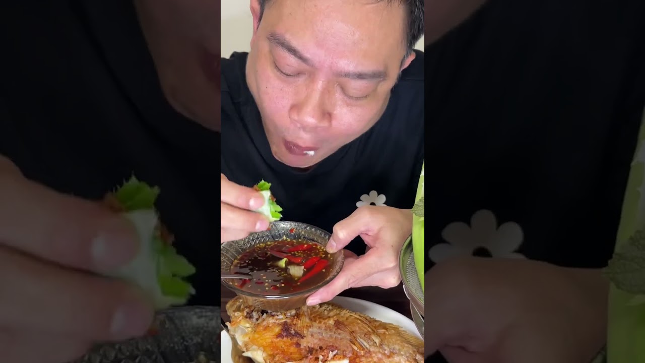 Mukbang cá chiên chấm mắm me ngon hết sảy