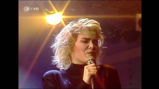 Video thumbnail of "Kim Wilde - You Keep Me Hangin' On 1986"