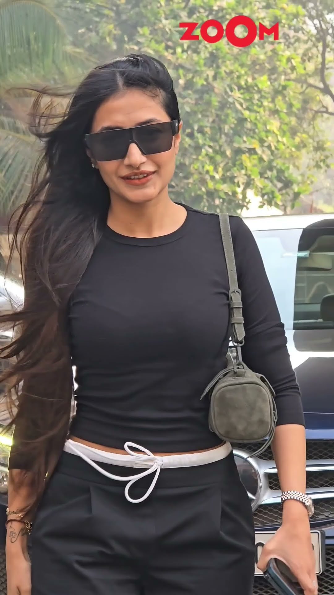 Dhanashree Verma STYLISH pose for the paps as spotted in the city amid DIVORCE buzz ? #dhanashree