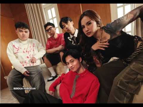 Rizwan fadilah,mahalini & RnBoyz - seketika lirik tanpa iklan
