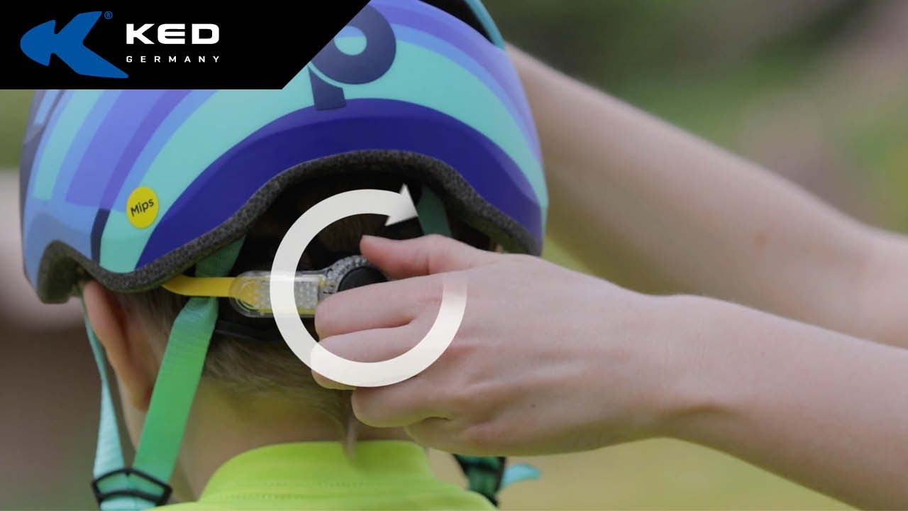 Kinderhelm – so sitzt er richtig // Kids helmet - the right way to put it  on! - YouTube