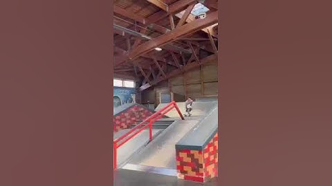 @aureliengiraud HUGE Frontside Flip