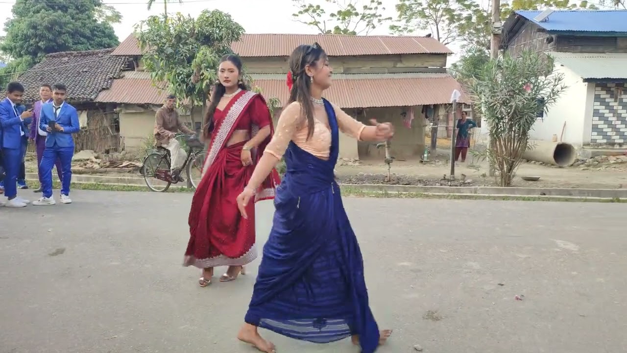 Loli pop lagelu tharu wedding dance Beautiful girls🥰❤️😊🥀