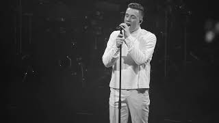 MIRROR : loic nottet le 10.12.2017 à lille