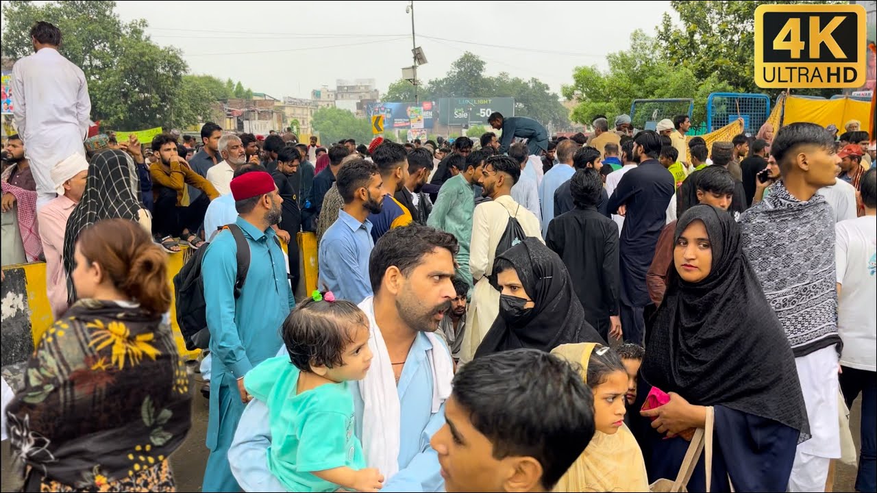 Exploring Chaotic Streets of Data Darbar | Lahore’s Walking Tour of Data Darbar in 4K