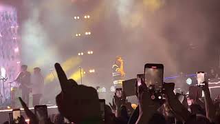 Louis Tomlinson - Crowd singing „Through the Dark“ Berlin 2022