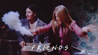 Rachel and Monica Fog a Yeti | Friends