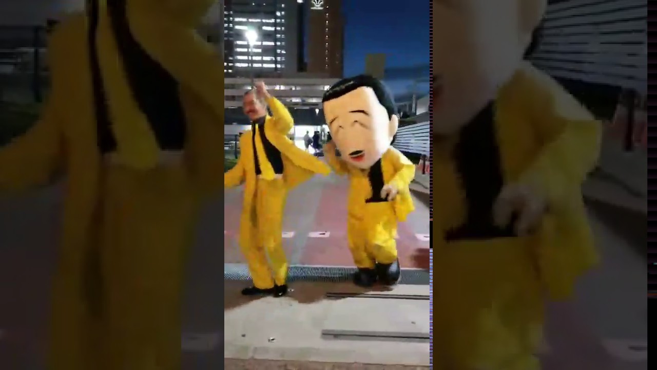 吉本新喜劇アキ 僕の分身と踊ってみた１ 西梅田編 Youtube