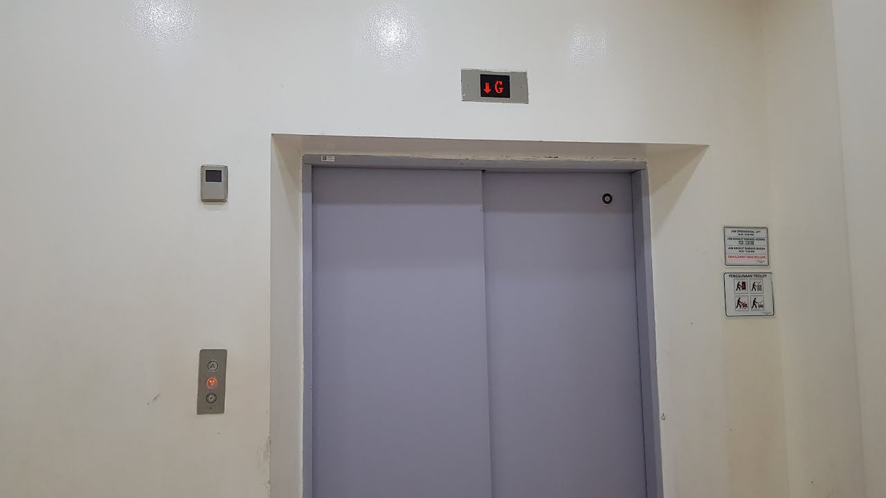 IFE Joymore Traction MRL(?) Service Elevator at Mall Metropolitan Cileungsi, Bgr ID