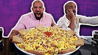 تحدي ١٠٠ بيضة مقلية مع ٥٠ حبة سجق 🍳 Scrambled Egg Challenge 100 Eggs