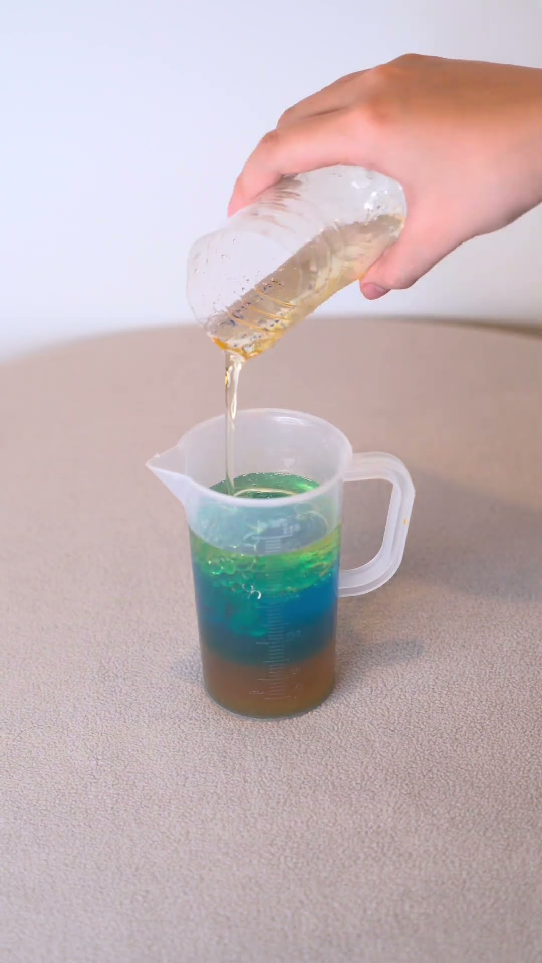 Khám phá khoa học qua 3 thí nghiệm dầu ăn | Fun Kitchen Science | Oil Experiments for Kids #shorts