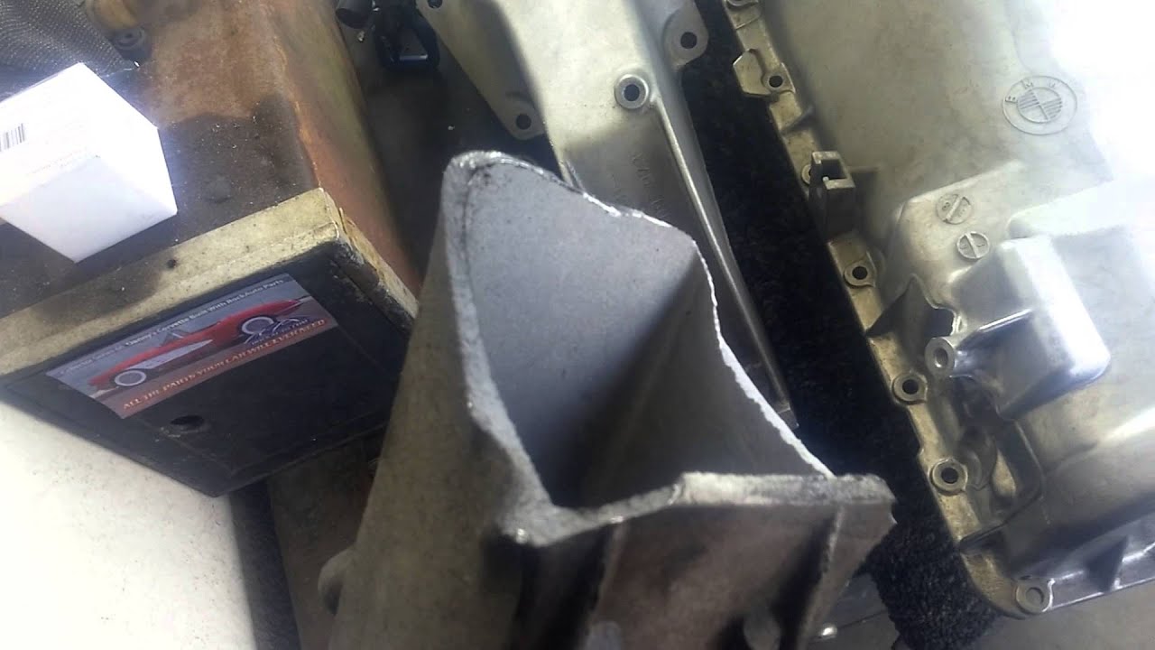 BMW E39 530i Cracked oil pan and broken bracket YouTube