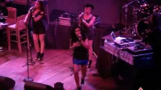Melanie Fiona Performs "It Kills Me" LIVE!