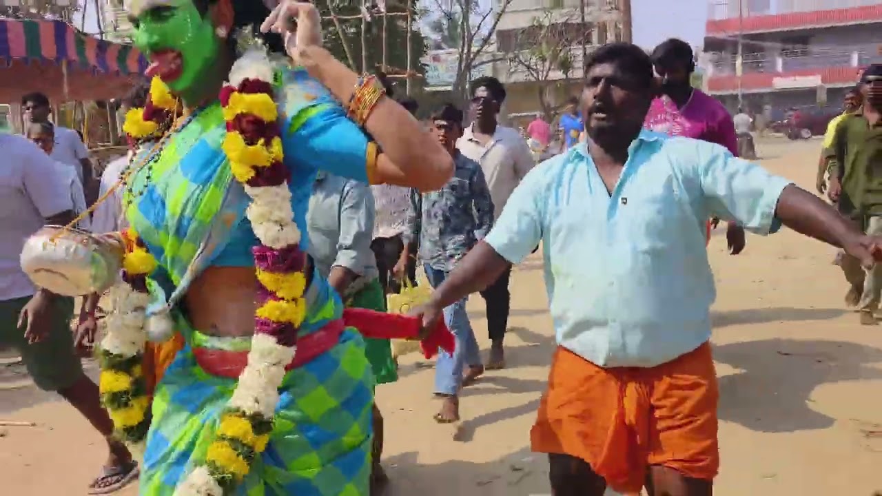 அங்காளம்மனுடன் பாவாடையாரன் நகர்வலம் வருதல்🙏