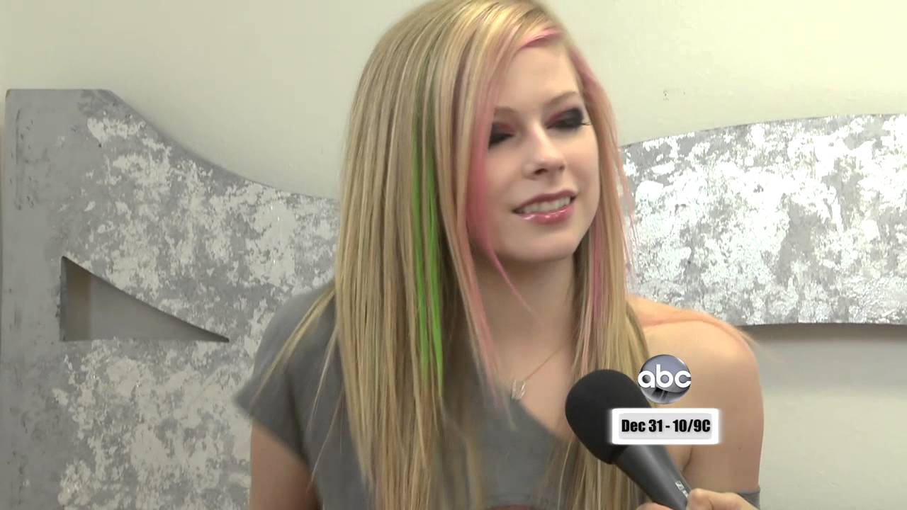 Avril Lavigne Interview - NYRE 2011