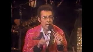 MANOLO MUÑOZ CANTA "AY PRECIOSA" EN EL PROGRAMA DE CÉSAR COSTA.