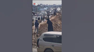 رغم صعوبة الطريق استمرار عودة الفلسطينيين إلى شمال القطاع عبر حاجز نتساريم وسط غزة 