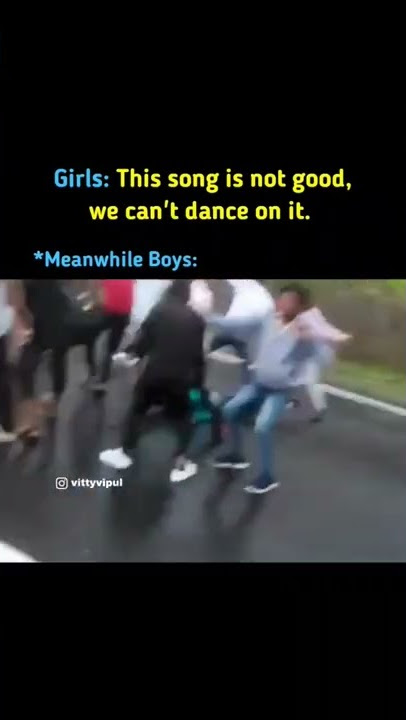 Anak laki-laki menari dengan klakson truk #klakson truk #tarian #anak laki-laki #meme