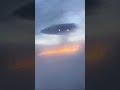 剣山でUFO(母船)先日出たそうwアフリカのペンキ画家ショーゲンさんも映ってます☺️🌎✨これはUFOですby木内鶴彦照明は関係してなく、この雲がですwただの"水蒸気"如きを再現出来ないUFOなどない