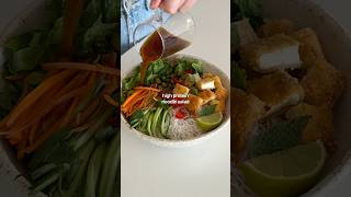 Crispy tofu noodle salad (high-protein)