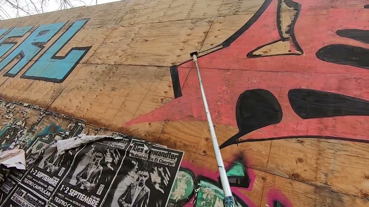 Extensor SKM graffiti bombing #10