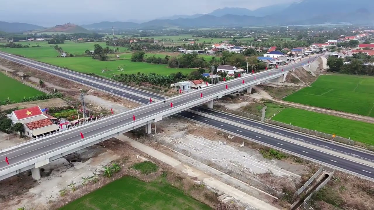 Bay lên cùng cao tốc