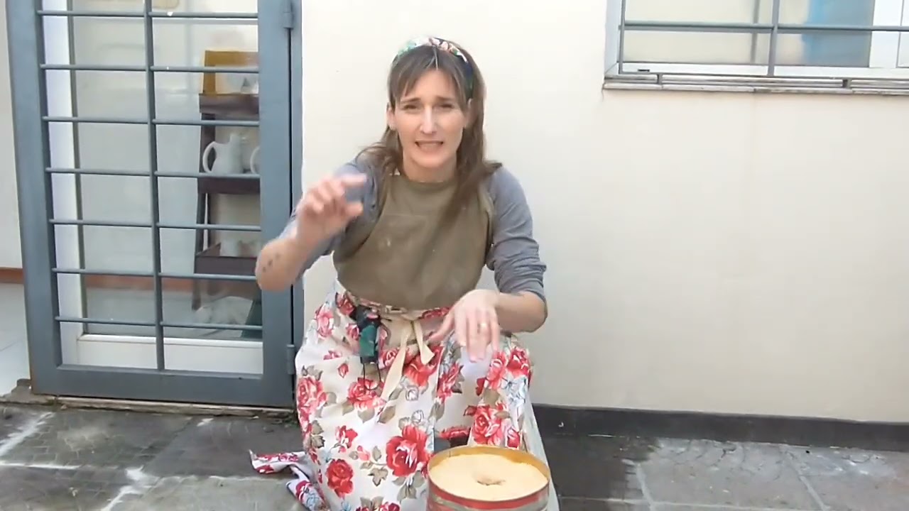 Hornos alternativos: horno de aserrin - YouTube