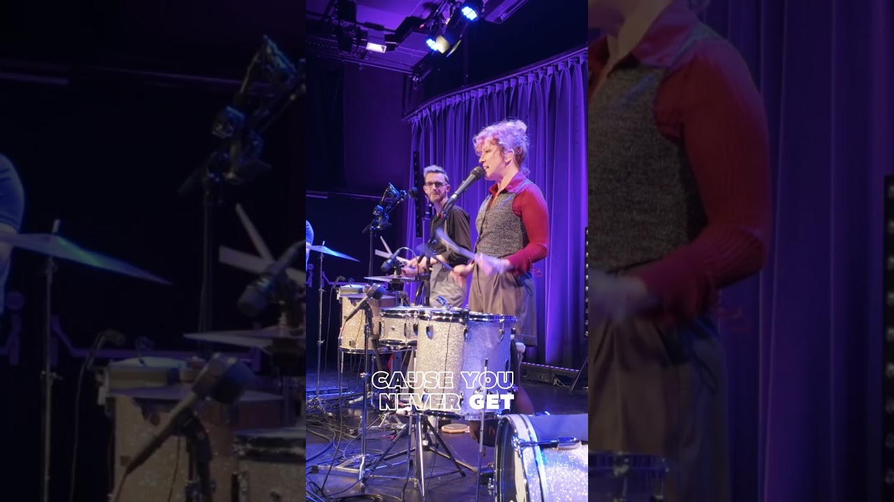 Guarda Drunk - Live at Studio K1 su YouTube Guarda Drunk - Live at Studio K1 su YouTube