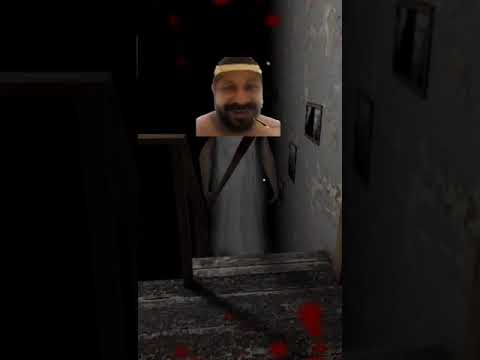 عم بفتح الباب ولا جراني هجمت على